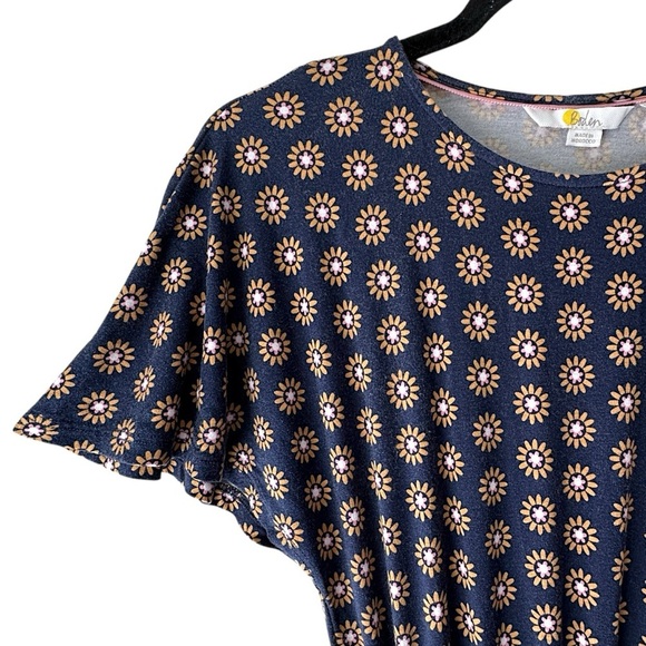 BODEN | FLUTTER SLEEVE FRENCH NAVY DAISY STAMP JERSEY DRESS LIKE NEW | SIZE 2 - Picture 6 of 12